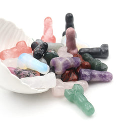 SLWIOYO green-dongling penis-shaped crystal figure complements bedside or desk setup.