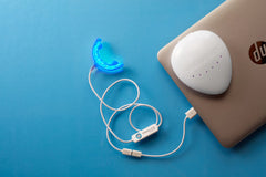 Smileactives Prolite USB power enables on-the-go whitening from laptop or power bank.