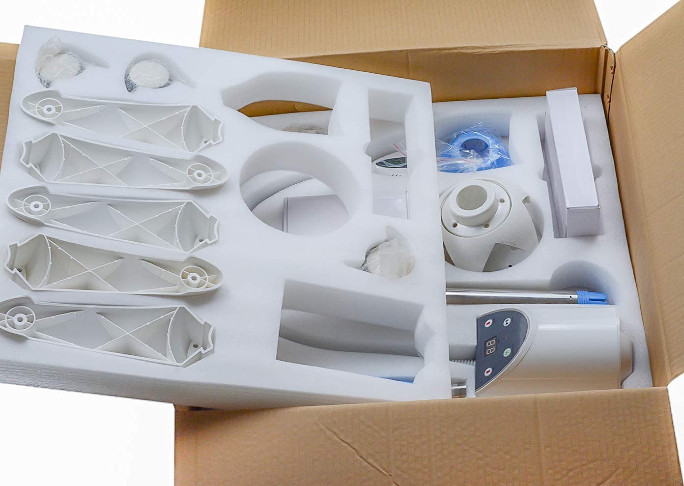 Smiledt compact base with quiet fan ensures calm operation