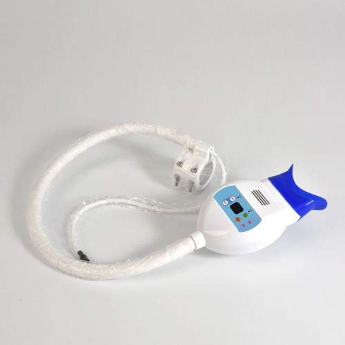 Smiledt semi-circular head design whitening both arches at once.