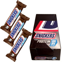 Snickers Protein Bar 47g closeup focusing on peanuts and chocolate, ideal post-workout snack.