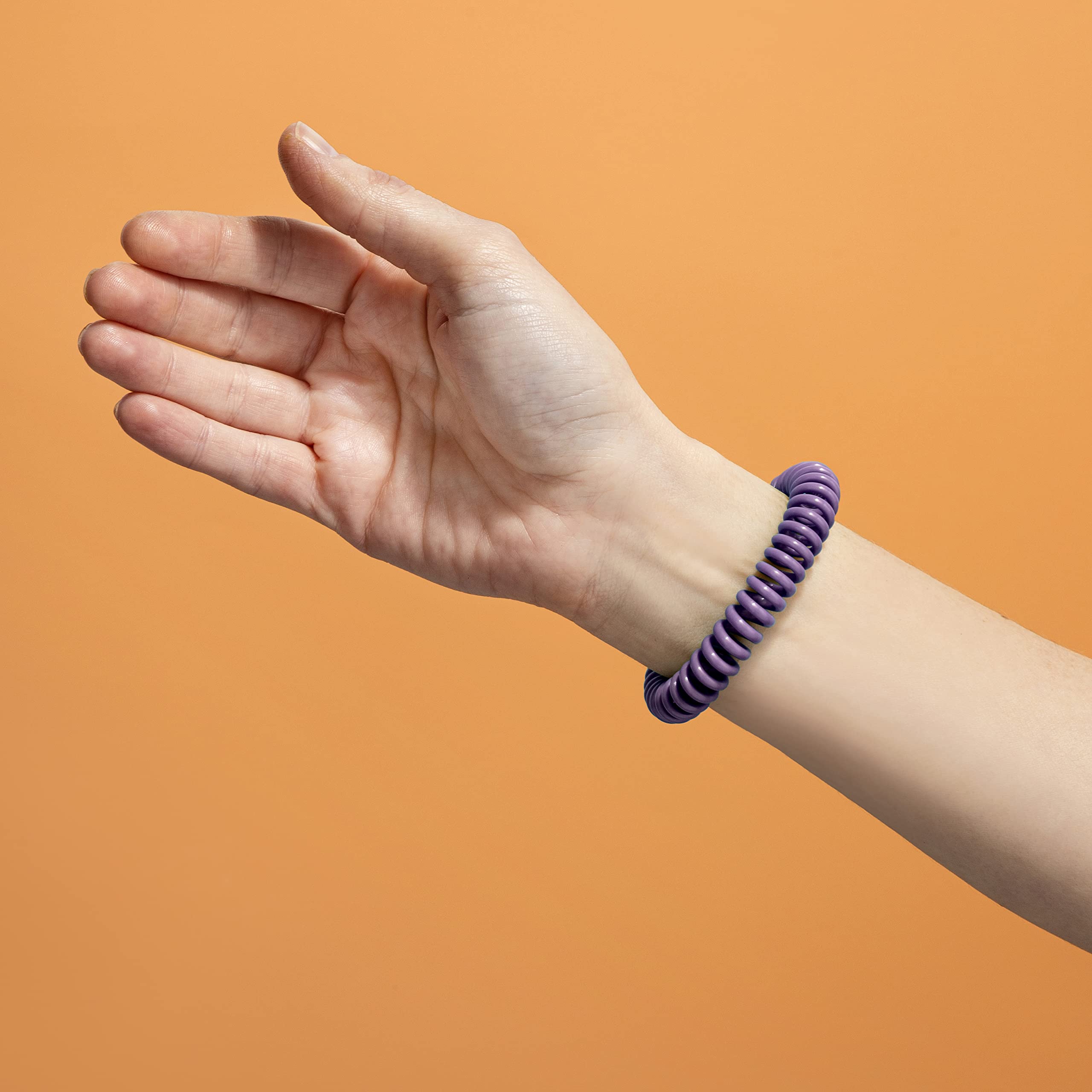 SOULSATION 100-pack mosquito bracelets shown, offering practical value for family outdoor adventures.