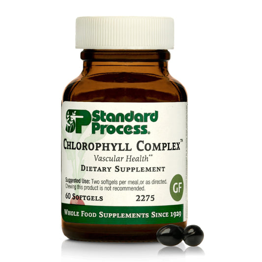 Standard Process Chlorophyll Complex bottle label highlights detox support and clean nutrition.