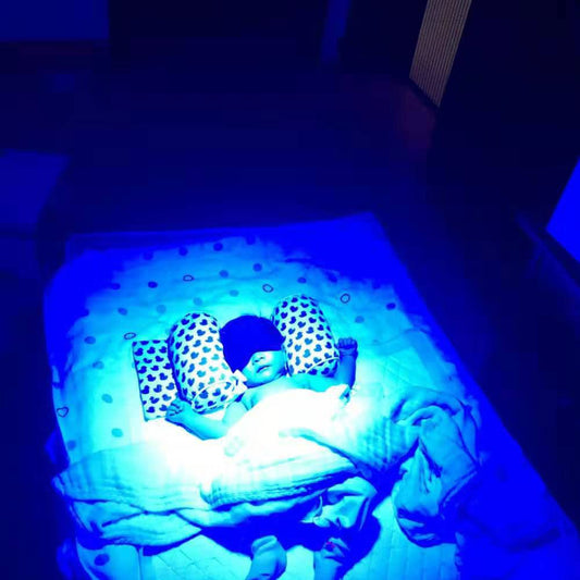 Stickfrease blue LED therapy close-up highlights 18 LED chips for effective light therapy