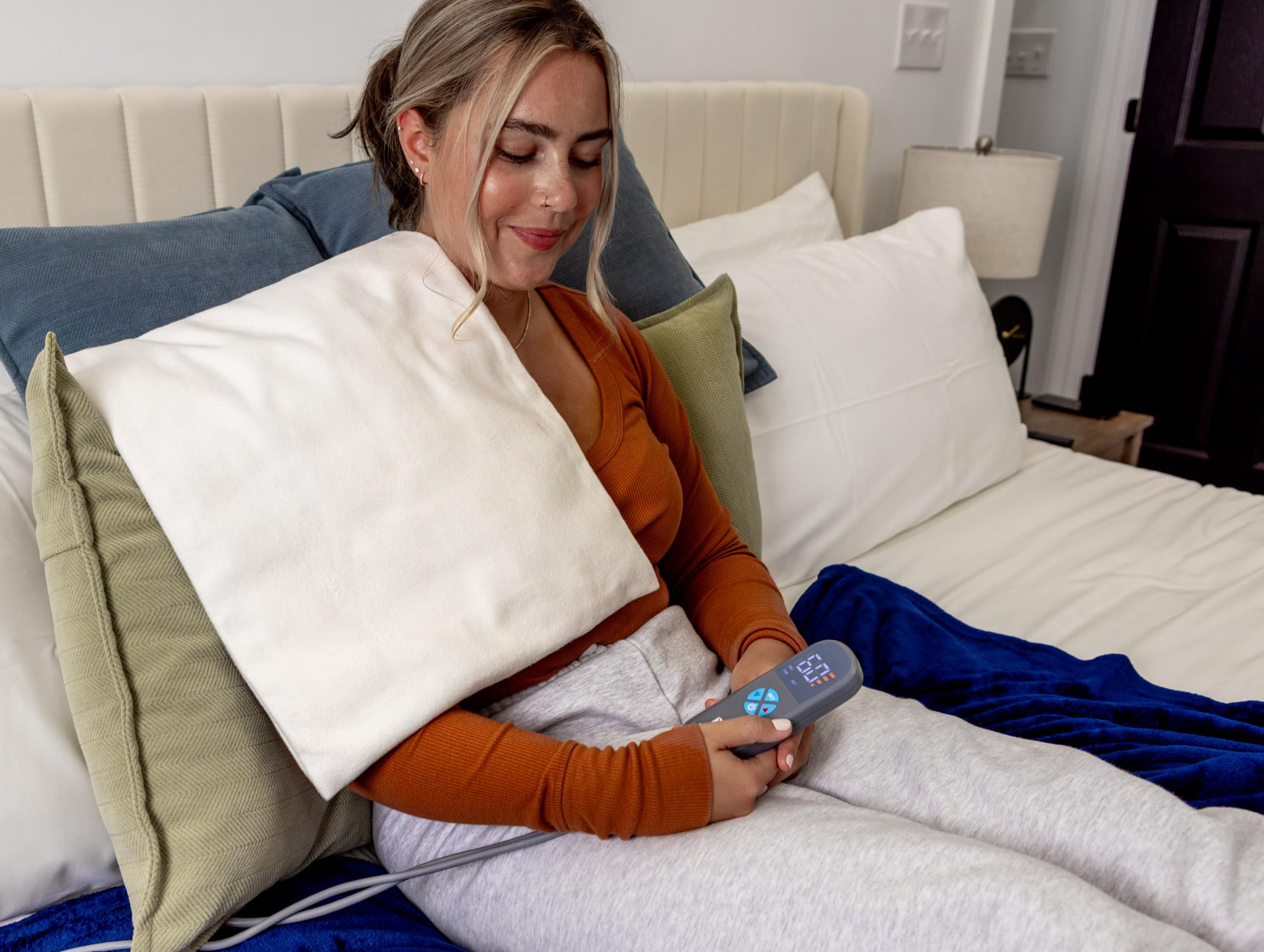 Extra-long 10-foot cord for flexible placement.