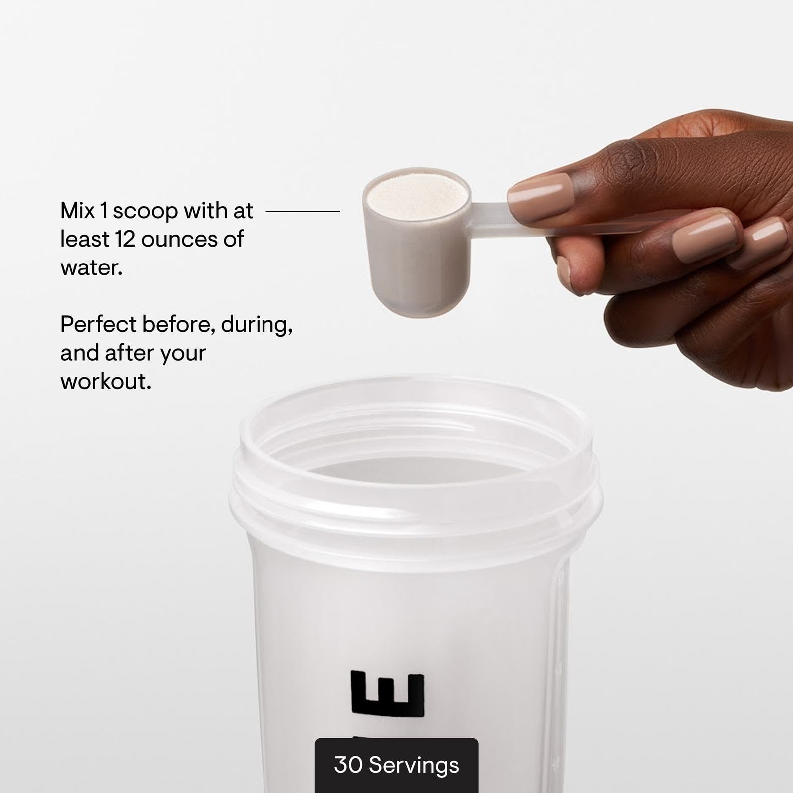 Serving scoop beside the tub highlights calorie-free sweeteners and low carbs.