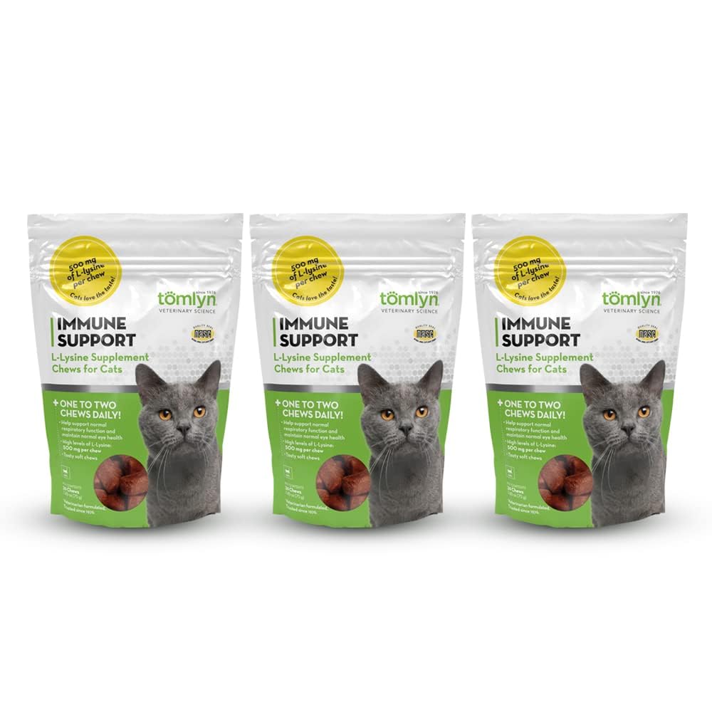 Tomlyn Immune Support Lysine chews bottle shows palatable daily supplement for cats