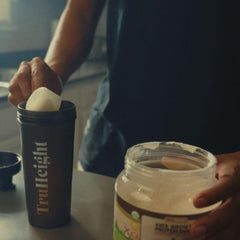 TruHeight packaging label highlighting 18 vitamins and minerals for daily nourishment.