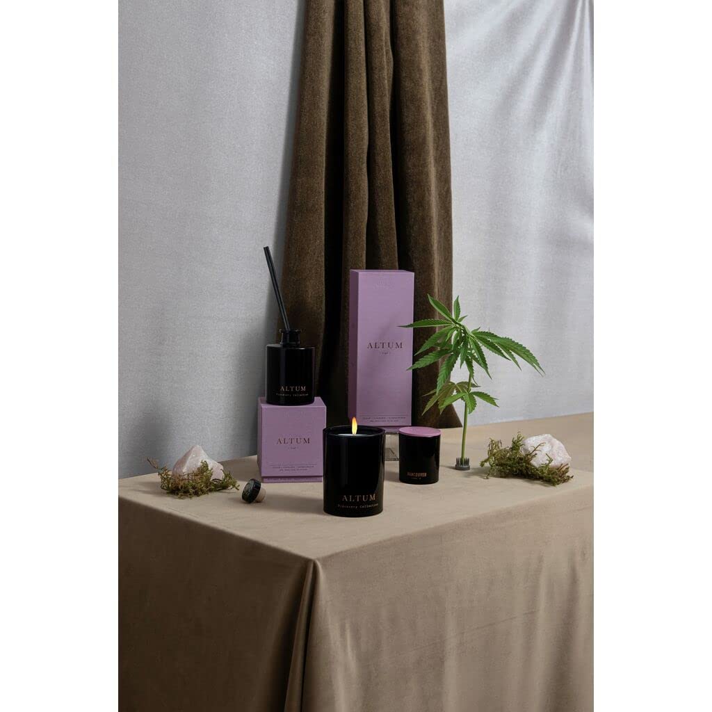 Altum Discovery candle in gift-box presentation highlighting long-lasting soy scent for mood support