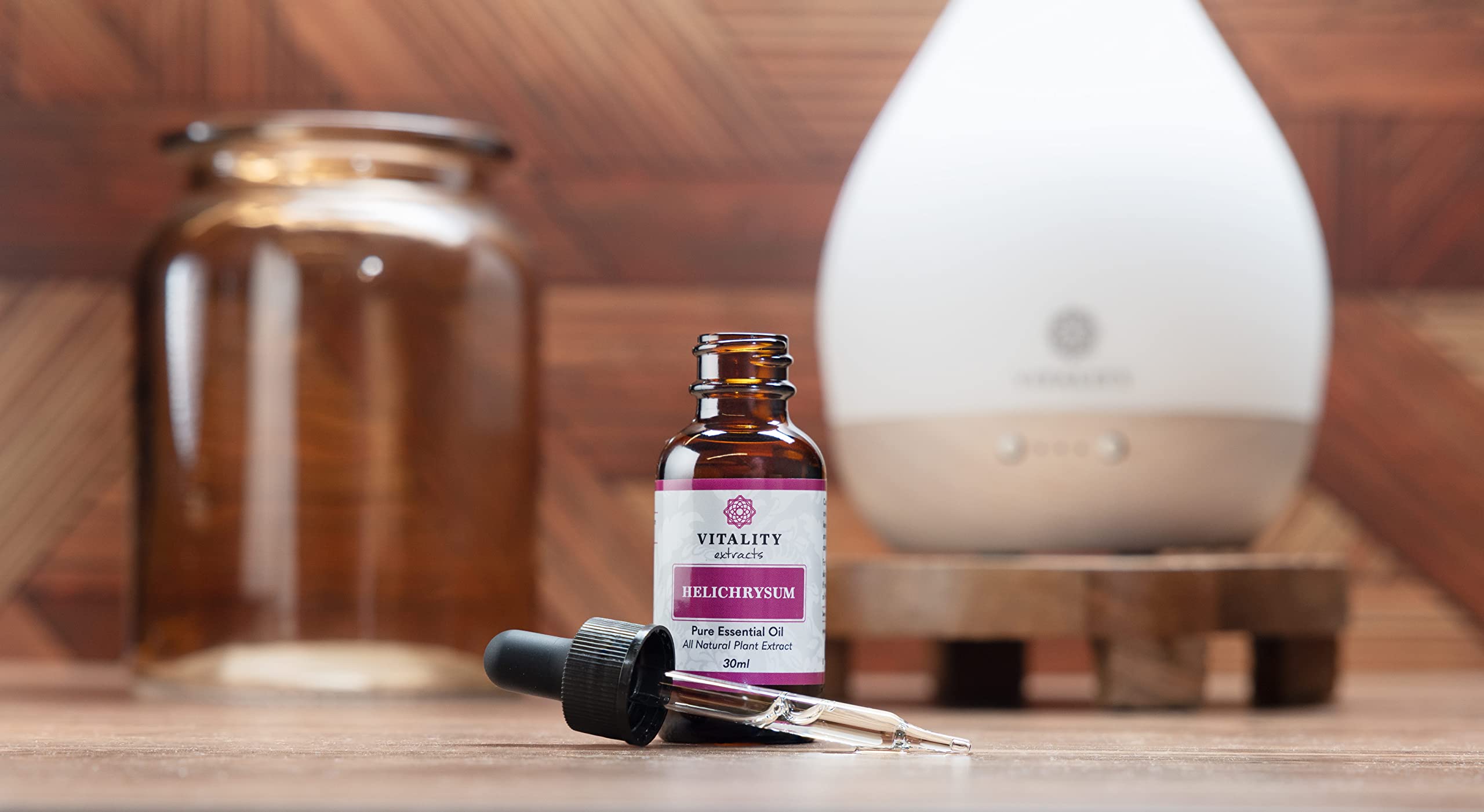 Vitality Helichrysum close-up glass bottle with dropper
