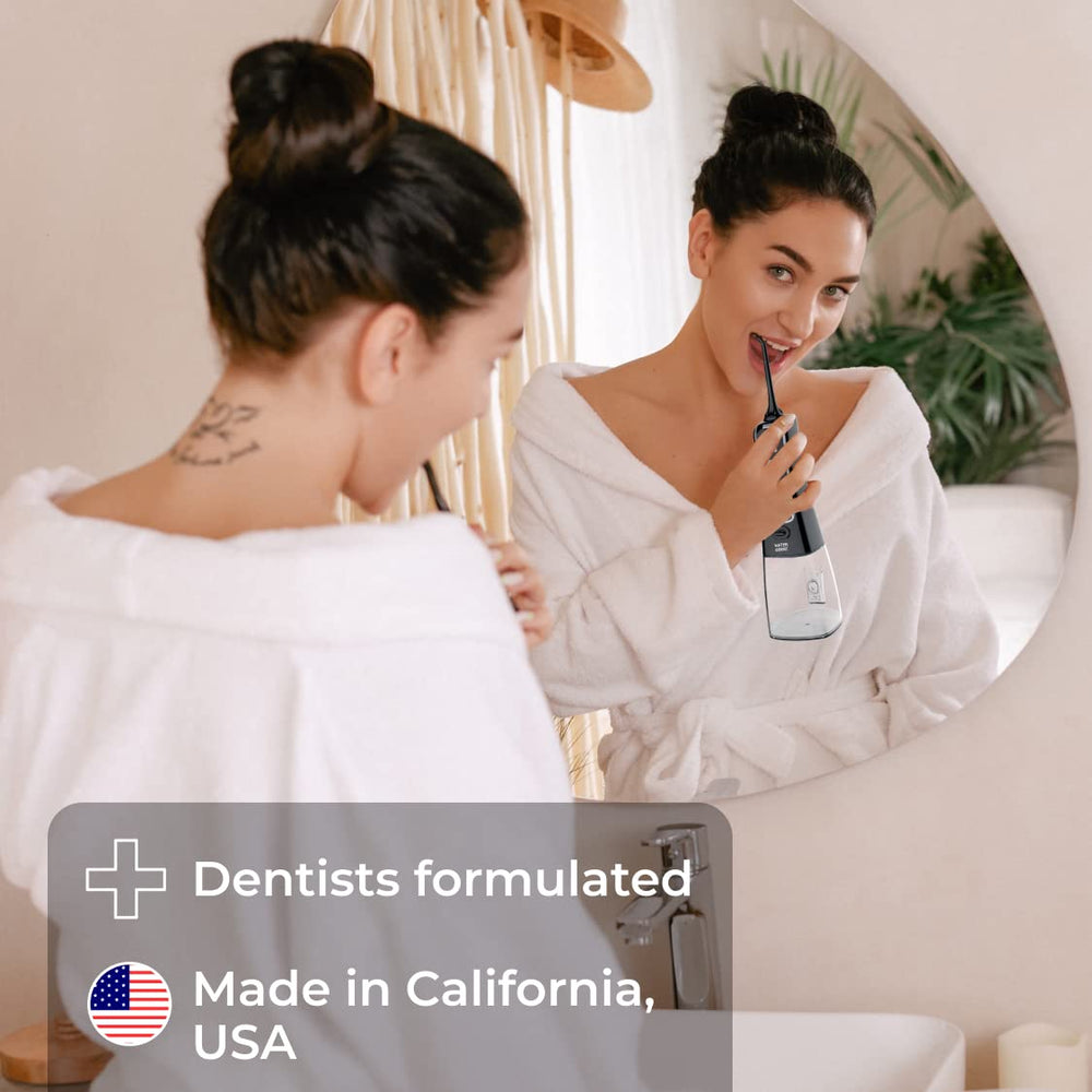 Interdental cleaning visualization with WATER DENT rinse