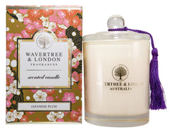 Wavertree and London label close-up, clean burn ambiance for relaxing spaces.