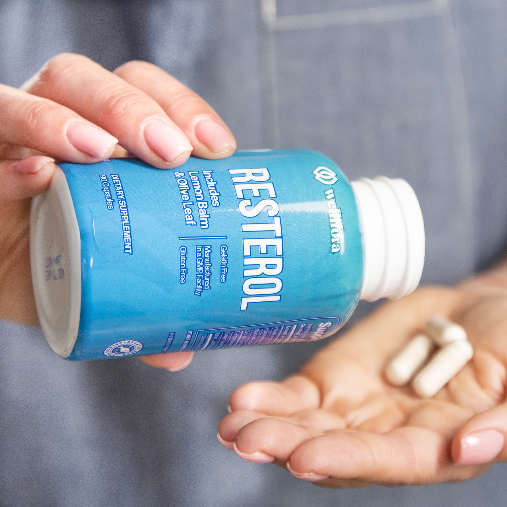 Wellifora Resterol supplement spoon demonstrates precise daily dosing