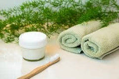 Resealable food-grade pouch safeguards aroma and texture of chamomile powder.