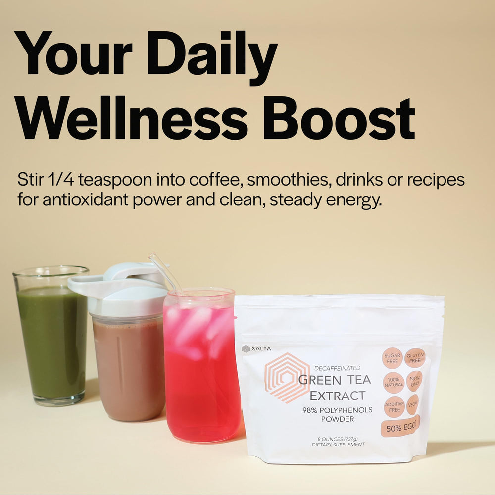 Xalya Green Tea Extract powder dissolving in beverage for quick daily use