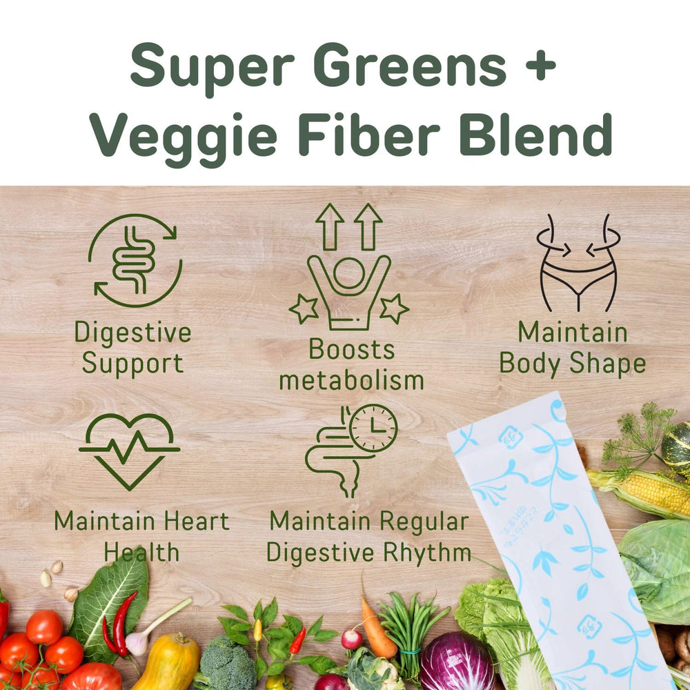 Yamakan Greens scoop close-up reveals powder texture ideal for mixing.