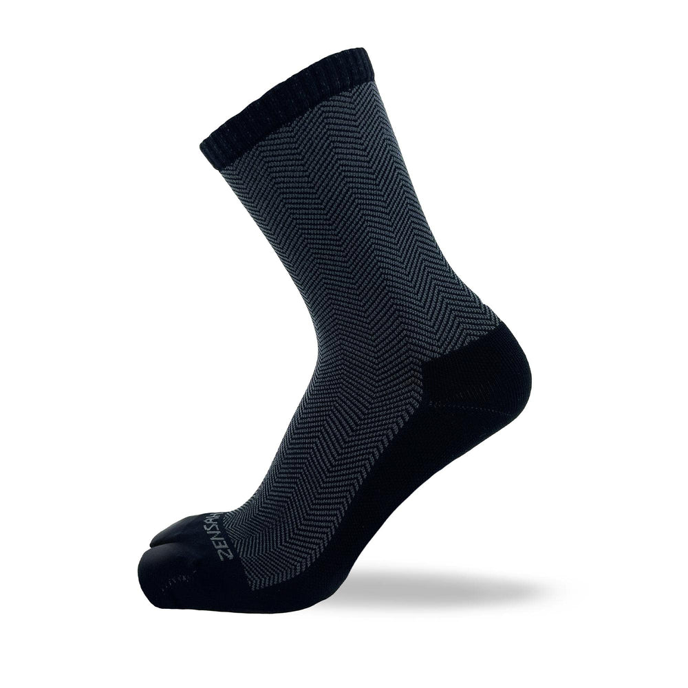Zensah Bunion Ease Sock moisture-wicking yarns keep feet cool.